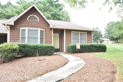 Welcome to our Two-Level Townhome with Private Entrance in the heart. . Rent house winston salem